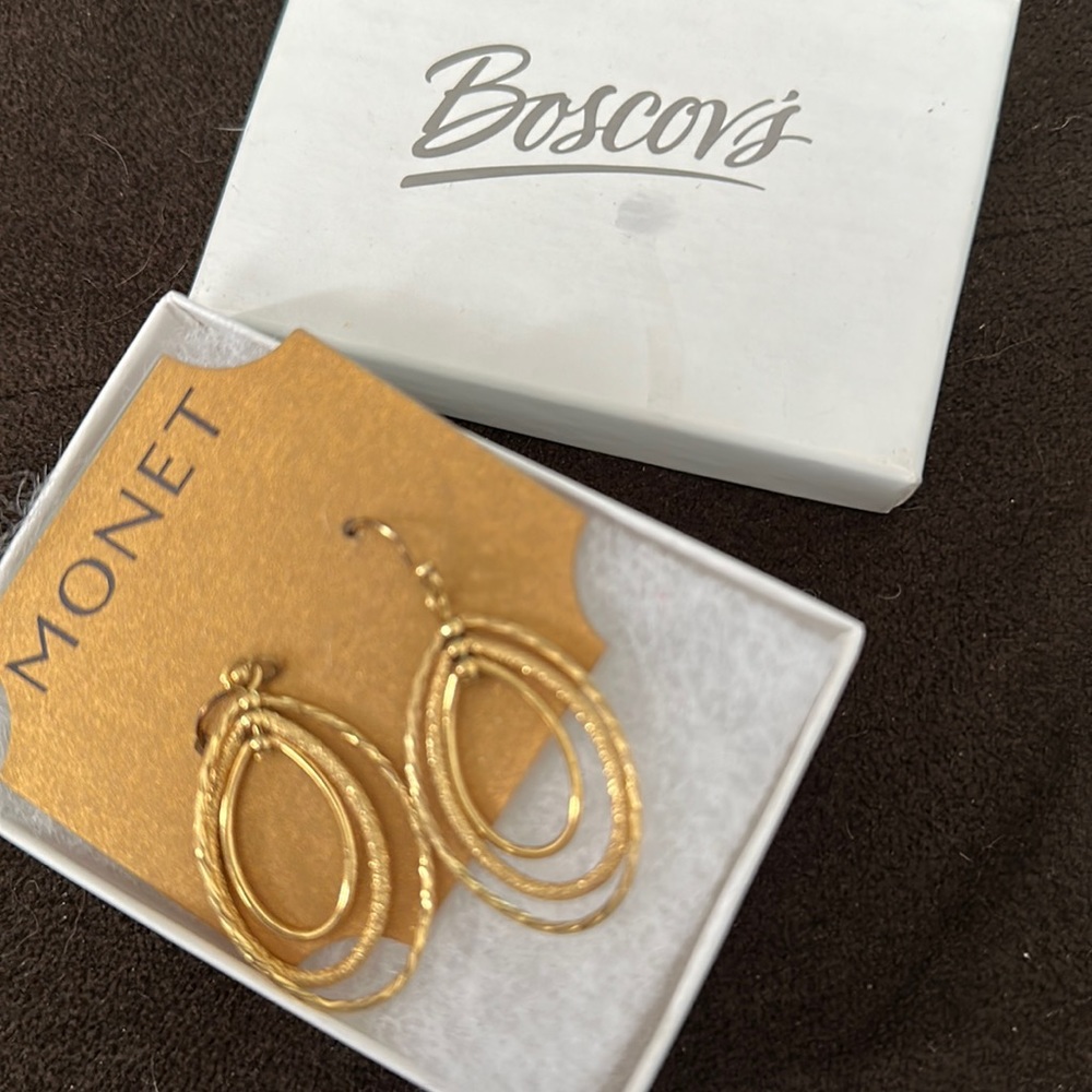 Gold earrings